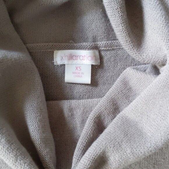 Xhilaration Short sleeve roll neck sweater - Picture 2 of 5